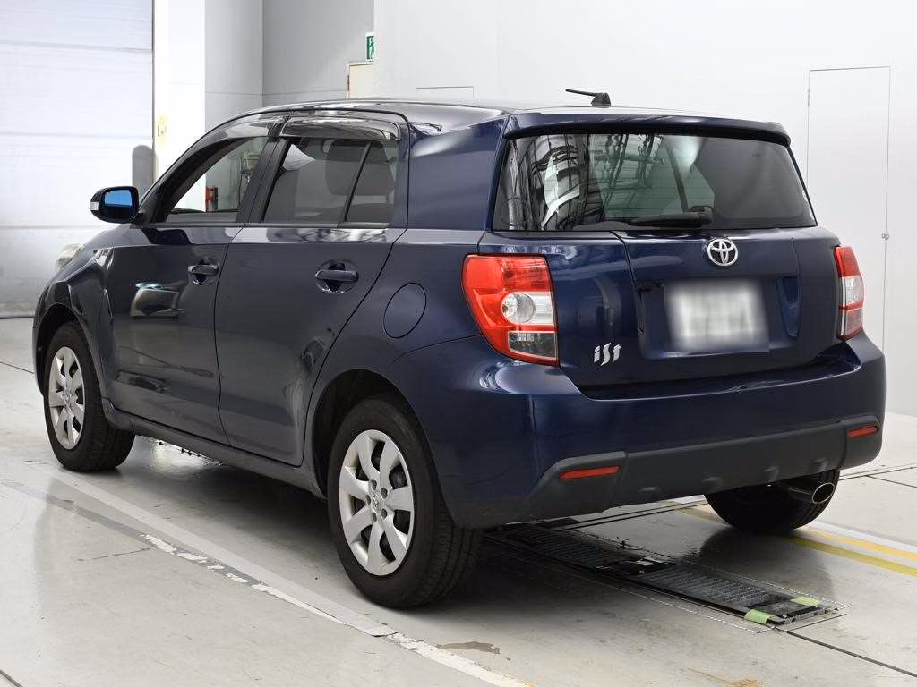 TOYOTA IST