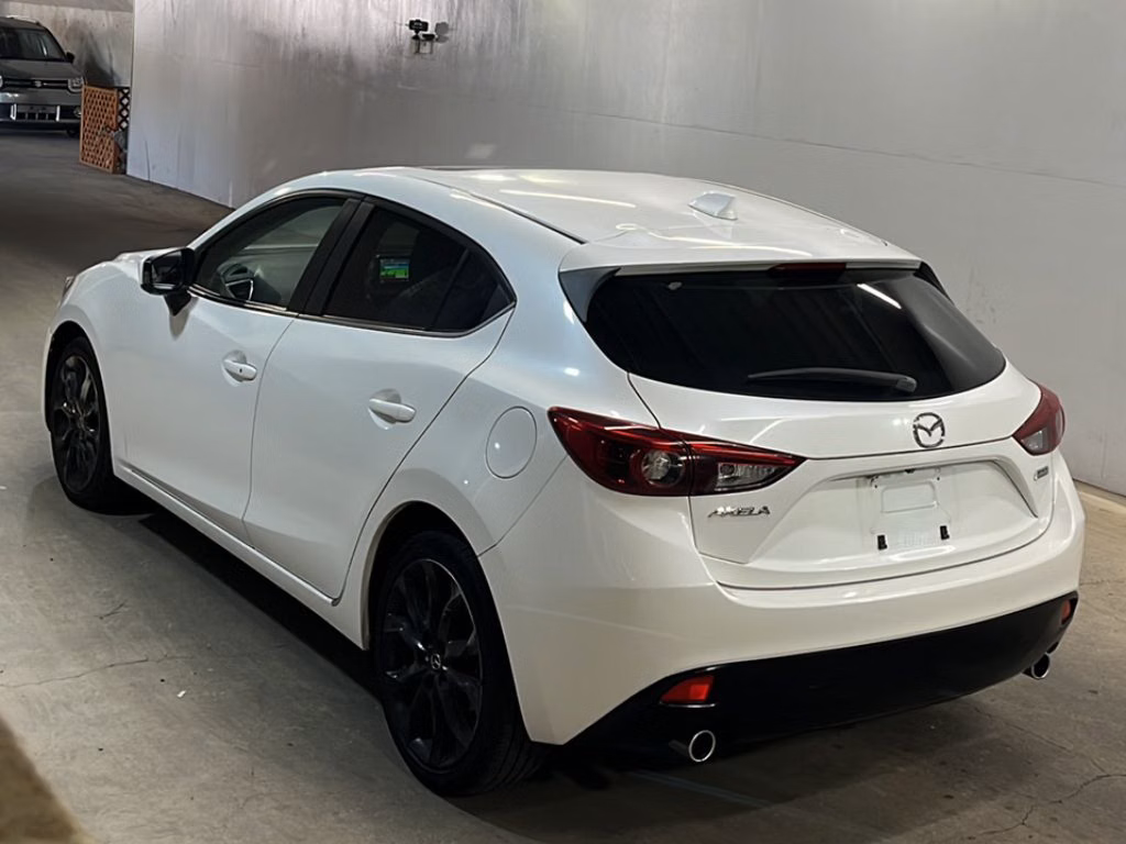 MAZDA AXELA