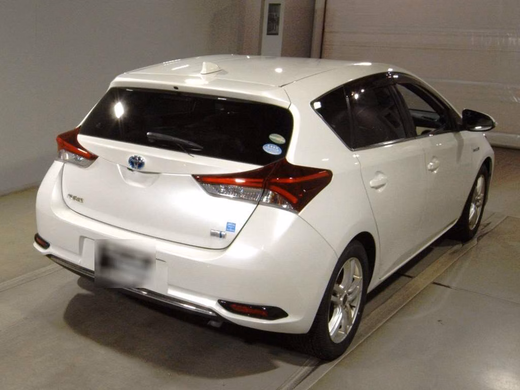 TOYOTA AURIS