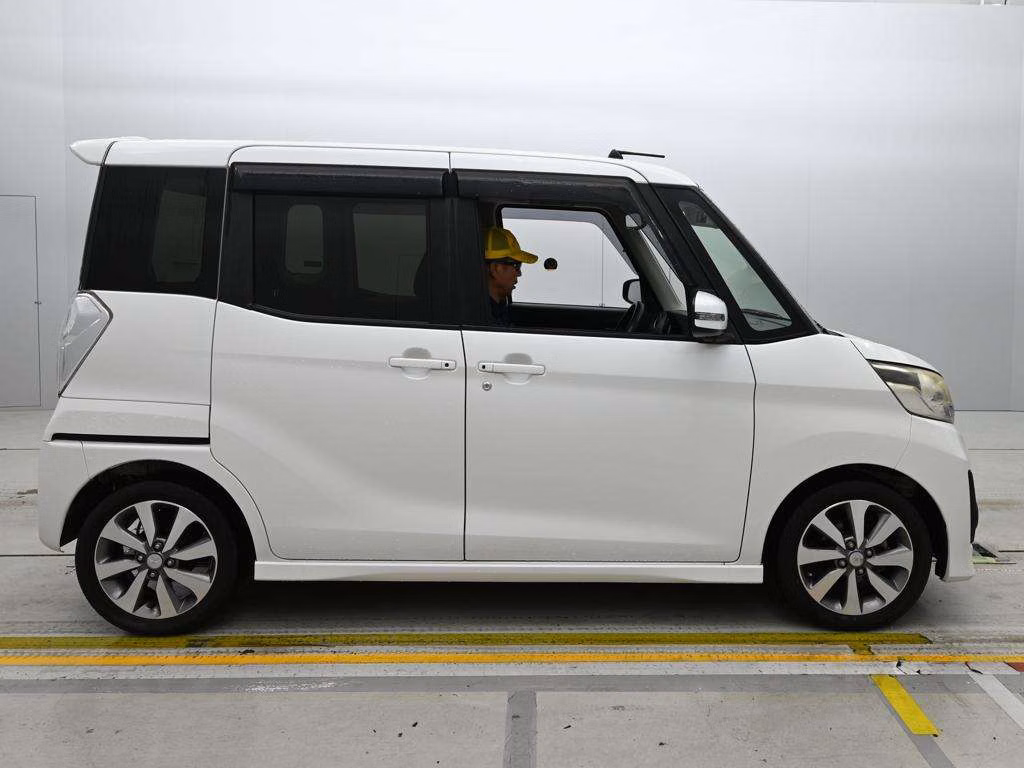 MITSUBISHI EK SPACE