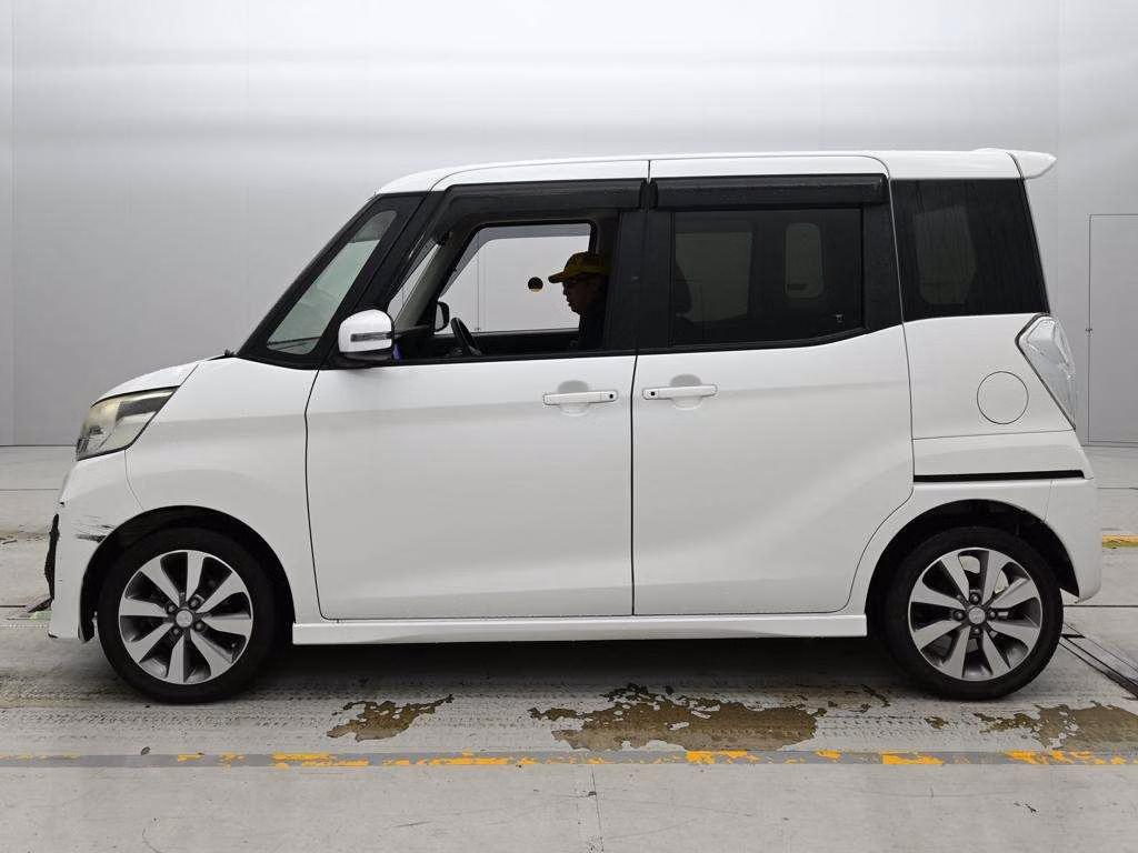 MITSUBISHI EK SPACE