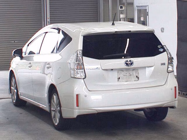TOYOTA PRIUS ALPHA
