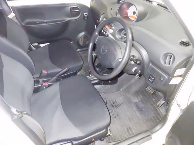 DAIHATSU ESSE