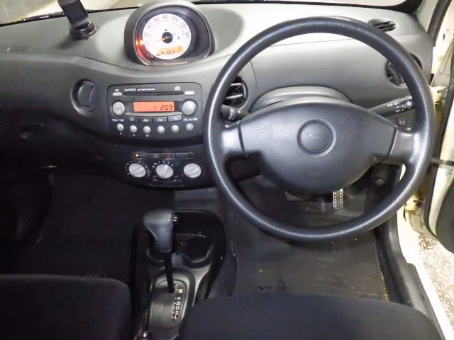 DAIHATSU ESSE