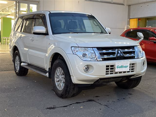 MITSUBISHI PAJERO