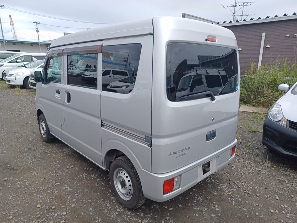 MITSUBISHI MINICAB