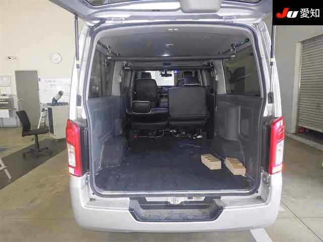 NISSAN NV350 CARAVAN
