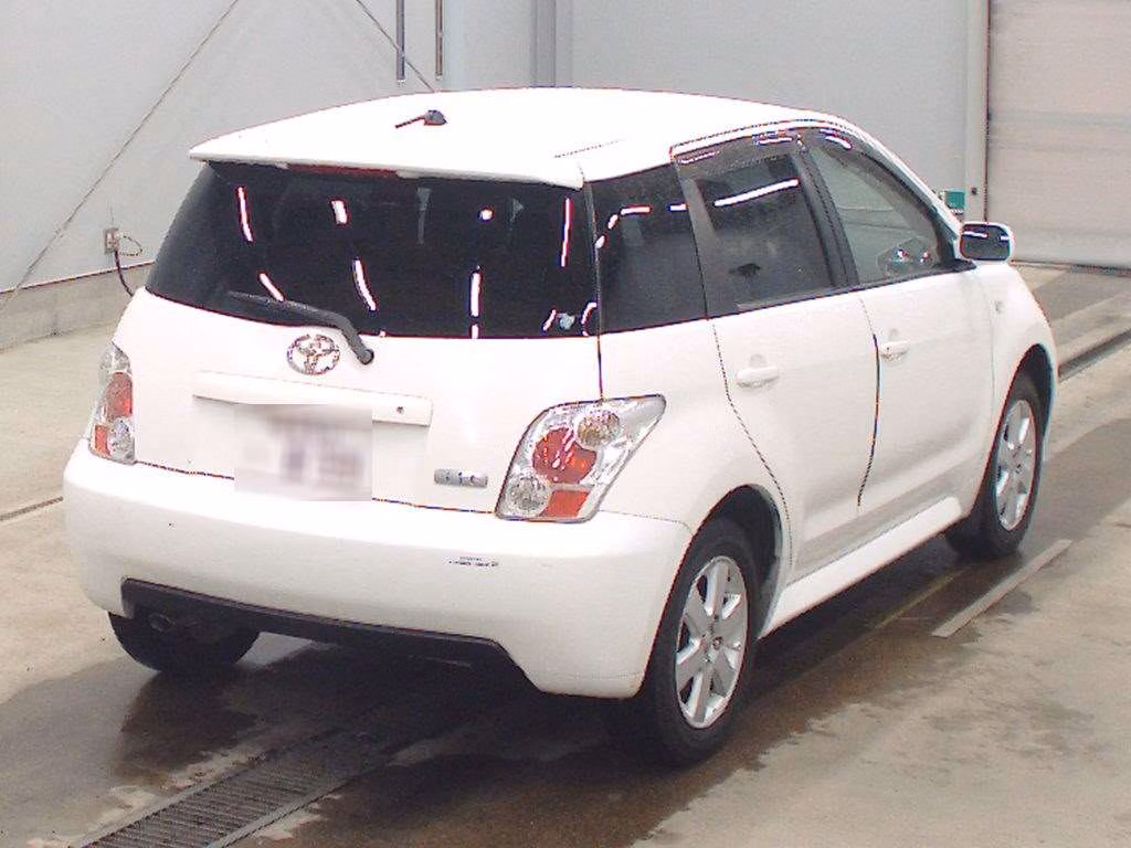 TOYOTA IST