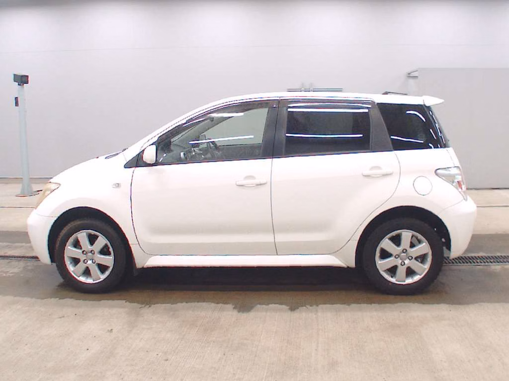 TOYOTA IST