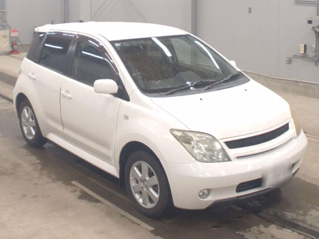 TOYOTA IST
