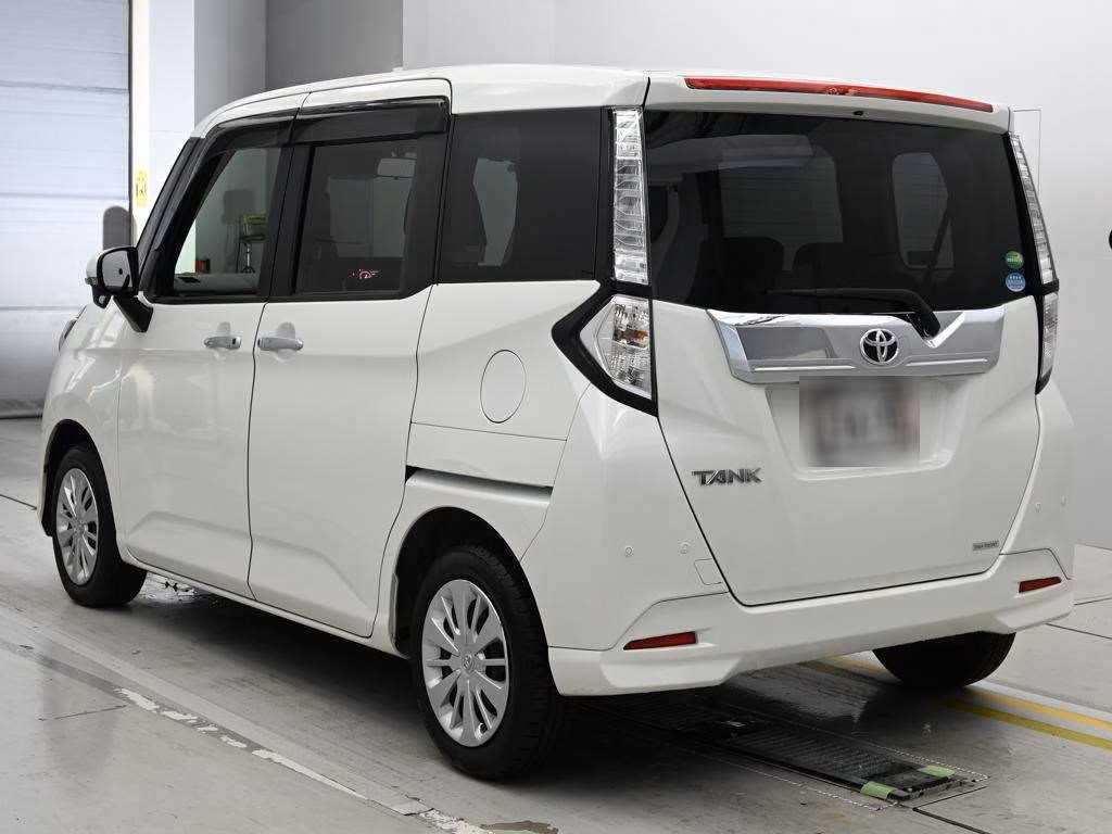 TOYOTA TANK
