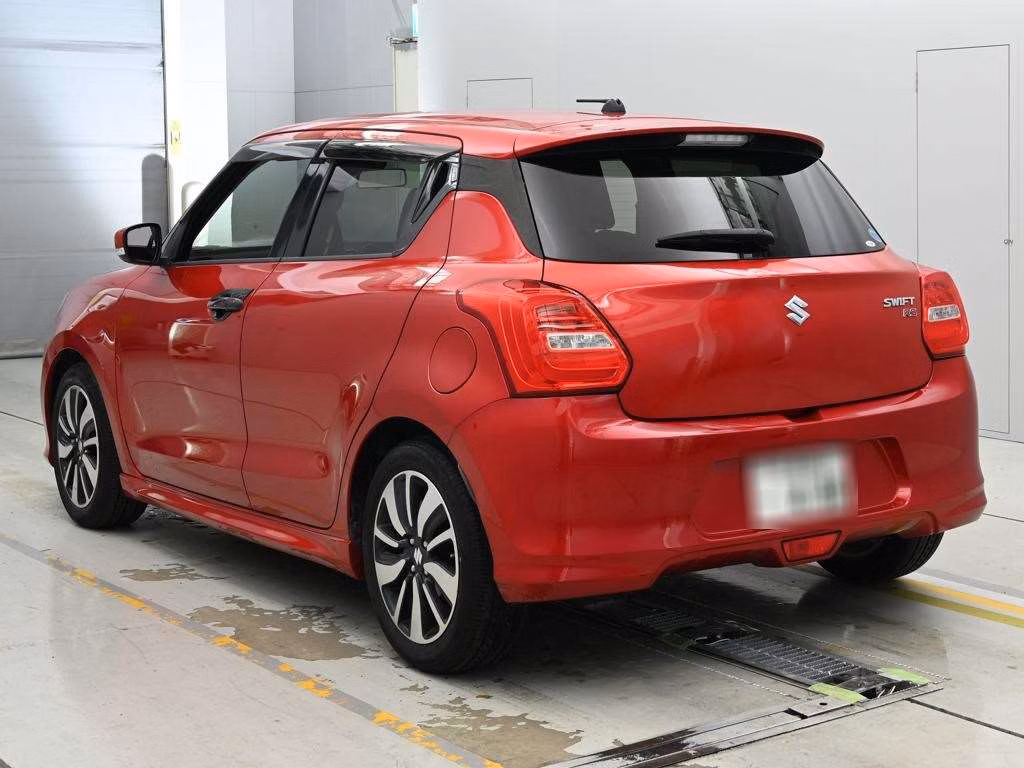 SUZUKI SWIFT