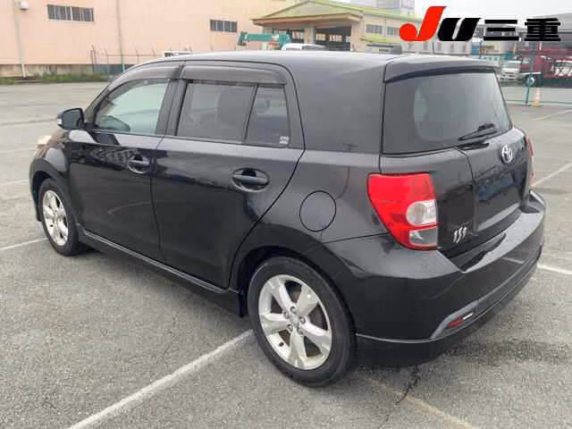 TOYOTA IST