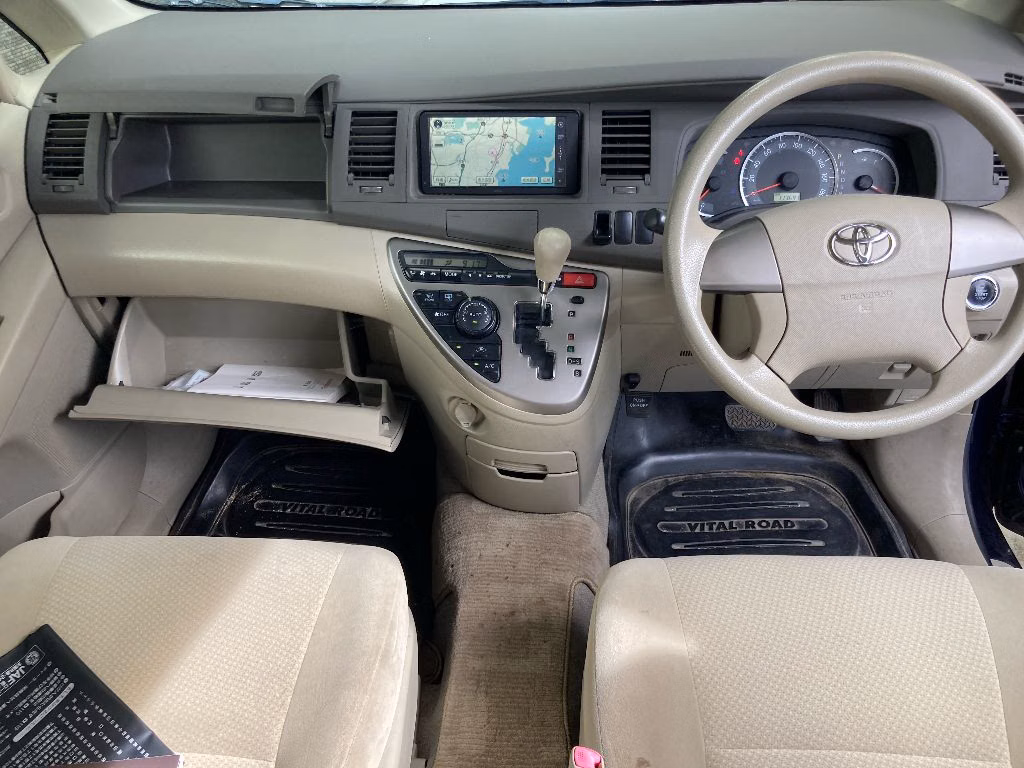 TOYOTA ISIS