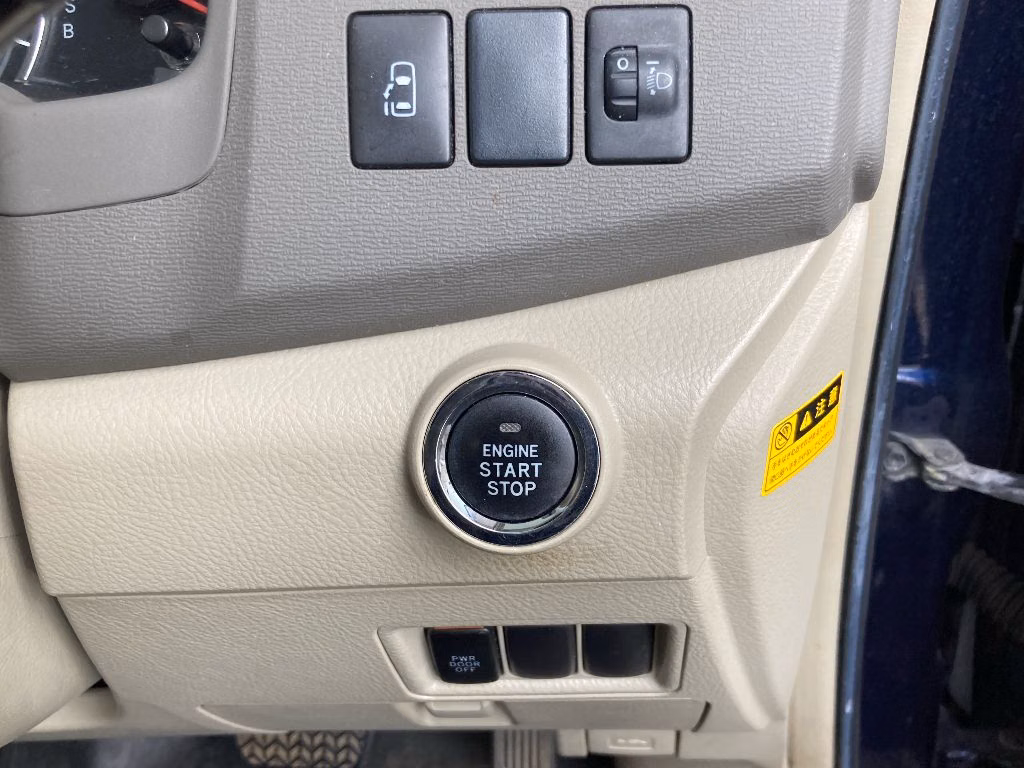 TOYOTA ISIS