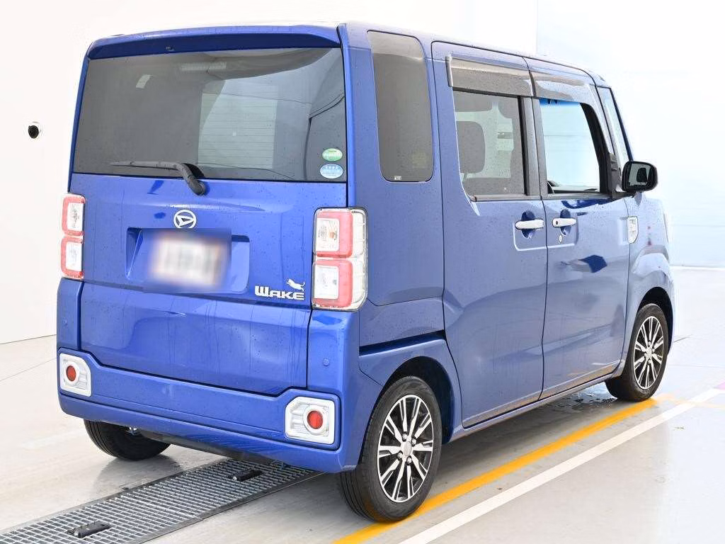 DAIHATSU WAKE