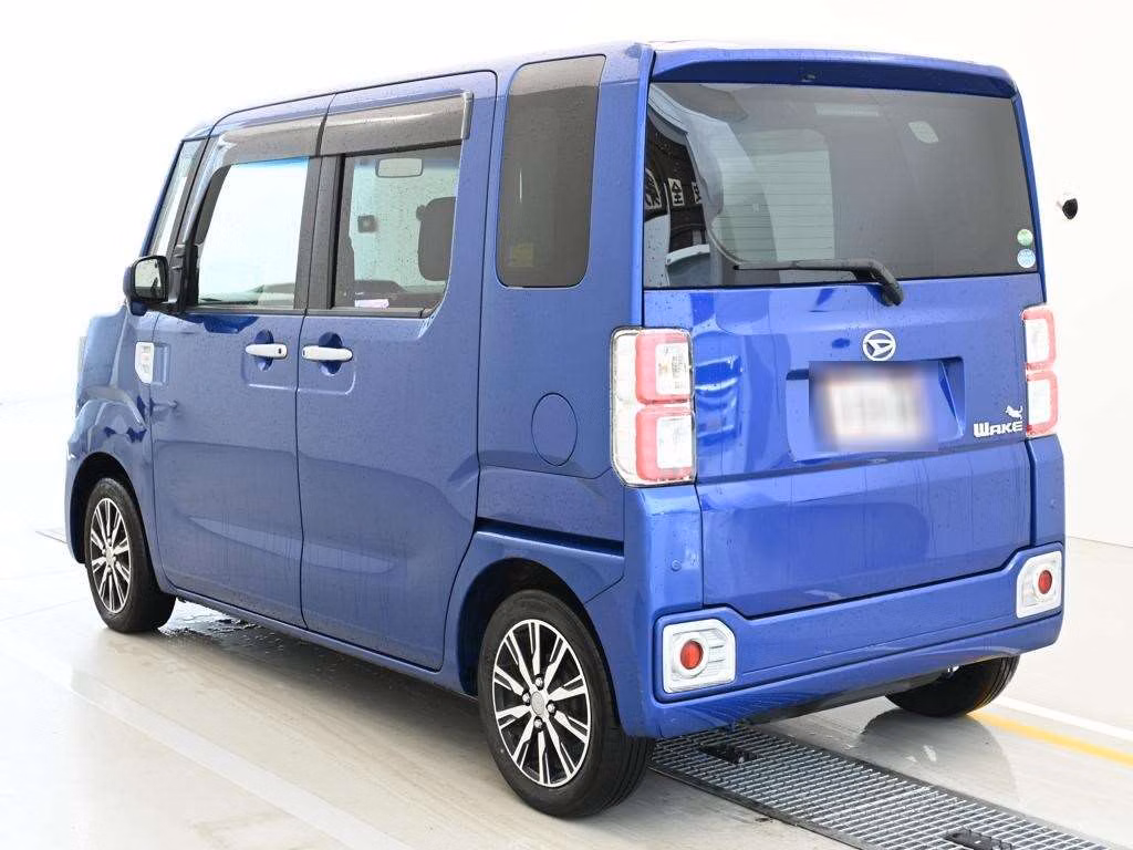 DAIHATSU WAKE