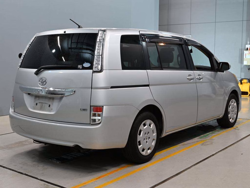 TOYOTA ISIS