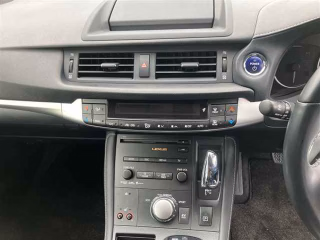 LEXUS CT200H