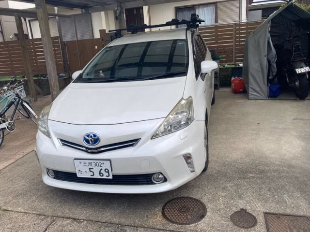 TOYOTA PRIUS ALPHA