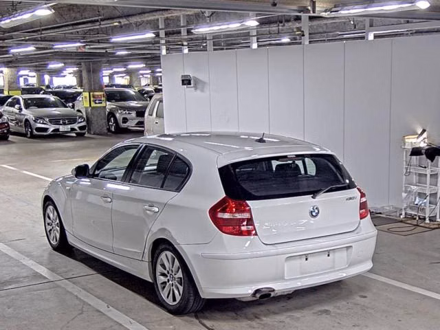 BMW 1-SERIES