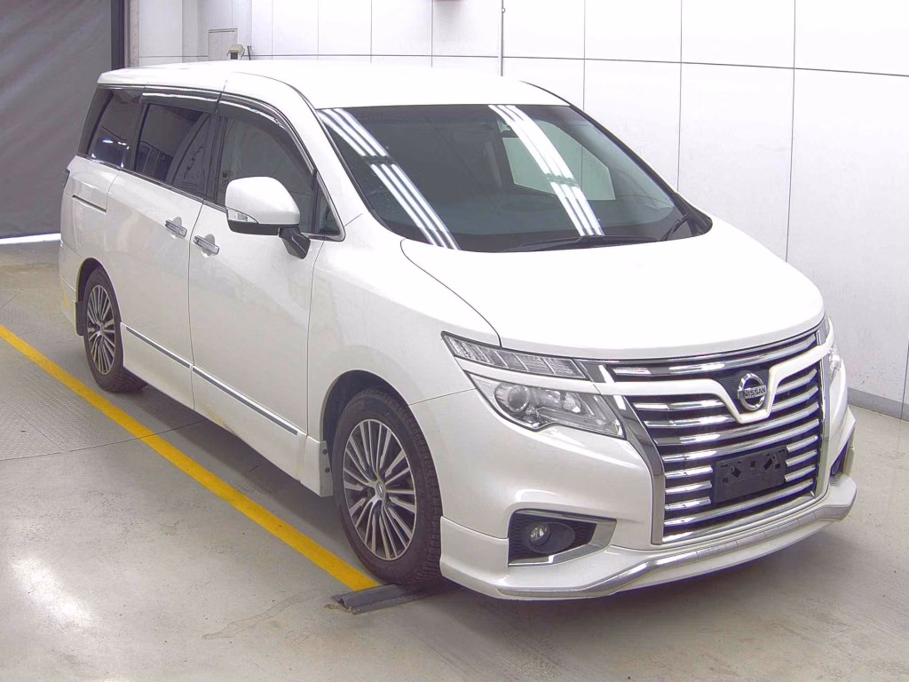 NISSAN ELGRAND