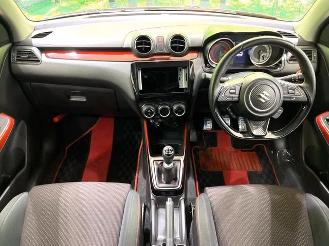 SUZUKI SWIFT
