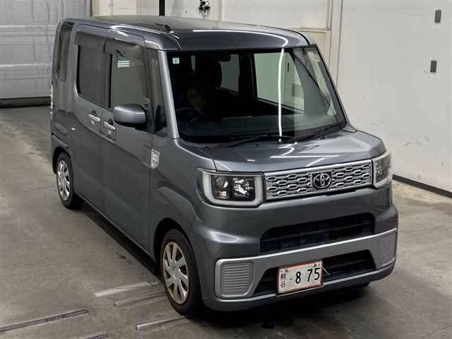 TOYOTA PIXIS MEGA