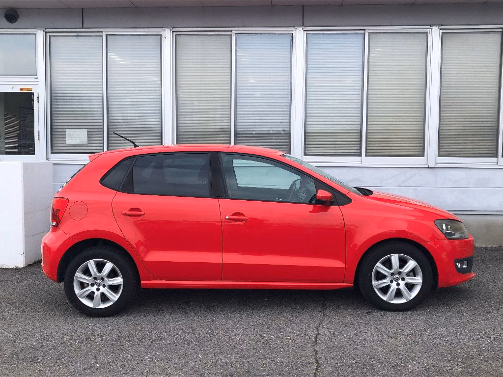 VOLKSWAGEN POLO