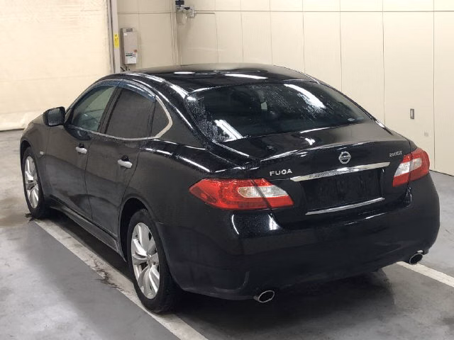 NISSAN FUGA