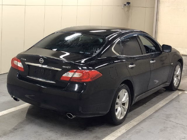 NISSAN FUGA
