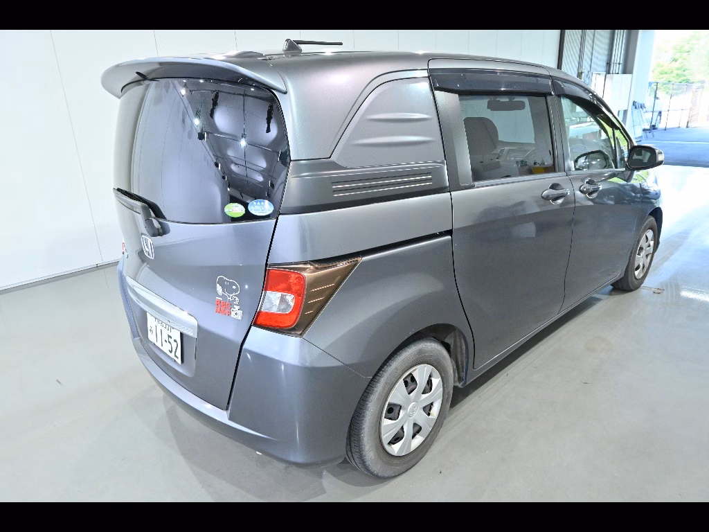HONDA FREED SPIKE