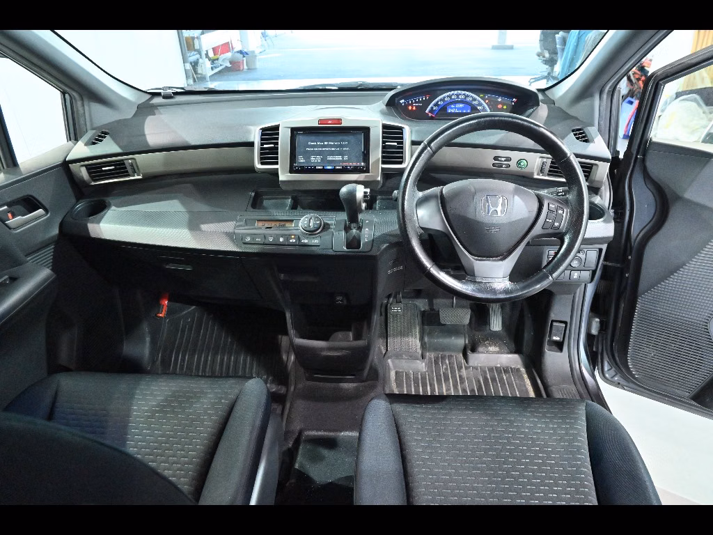 HONDA FREED SPIKE