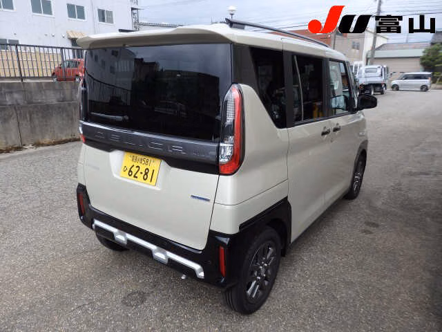 MITSUBISHI DELICA MINI