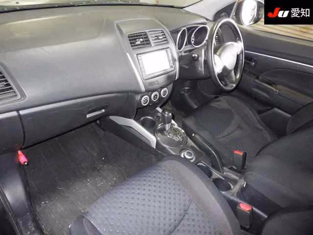 MITSUBISHI RVR