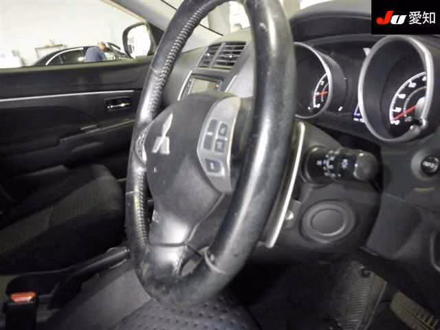 MITSUBISHI RVR