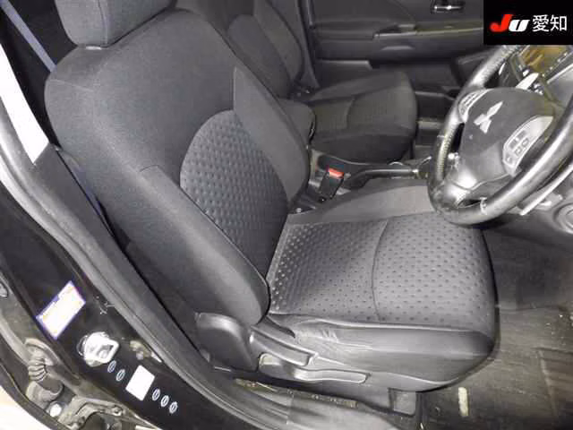 MITSUBISHI RVR
