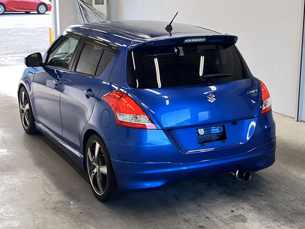 SUZUKI SWIFT