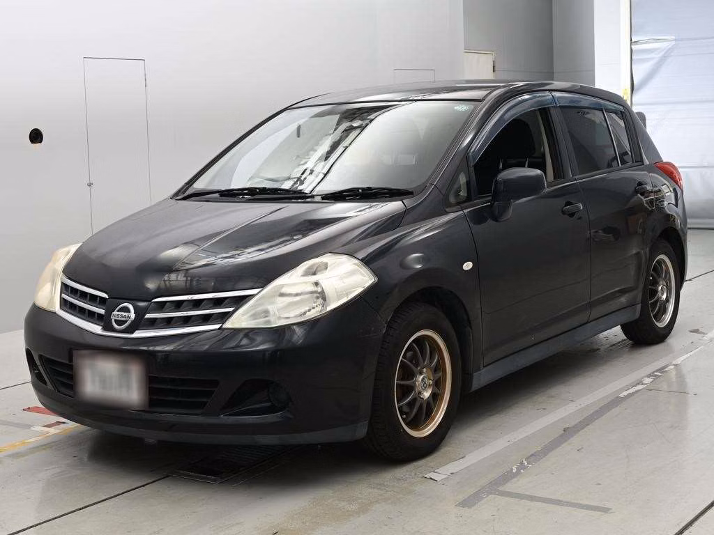 NISSAN TIIDA