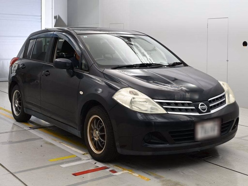 NISSAN TIIDA