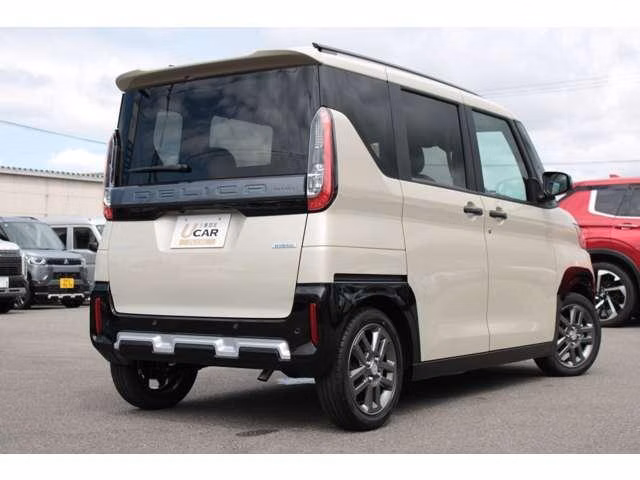 MITSUBISHI DELICA MINI