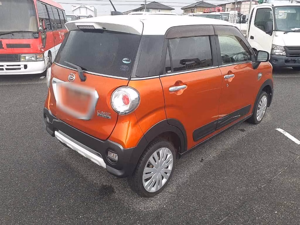 DAIHATSU CAST