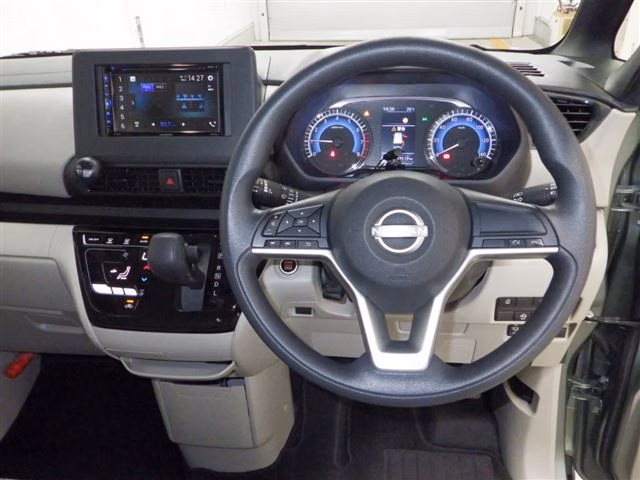 NISSAN ROOX