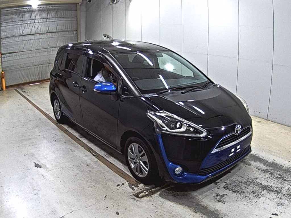 Toyota Sienta