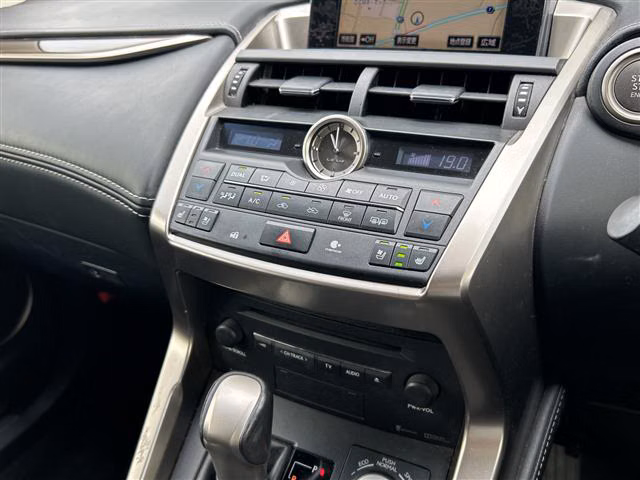 Lexus NX200t