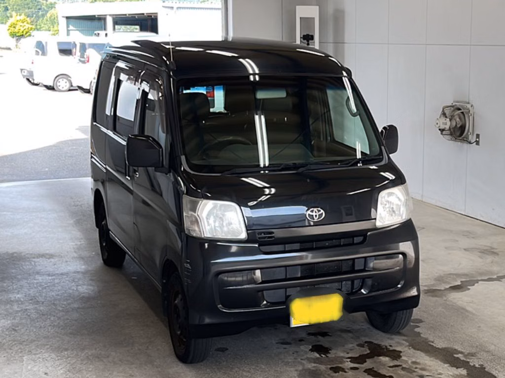 TOYOTA PIXIS VAN