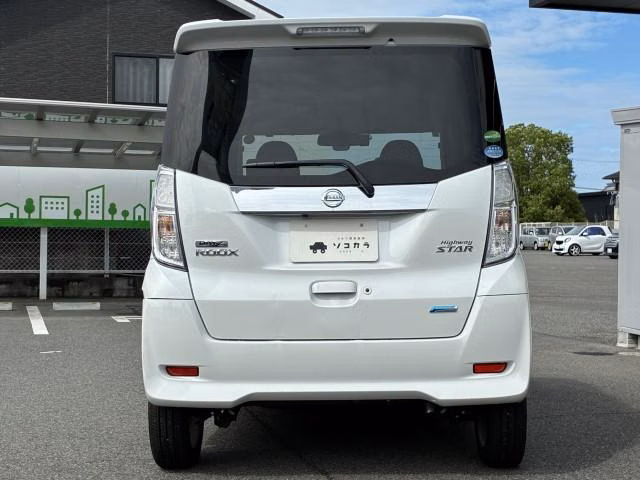 NISSAN DAYZ ROOX