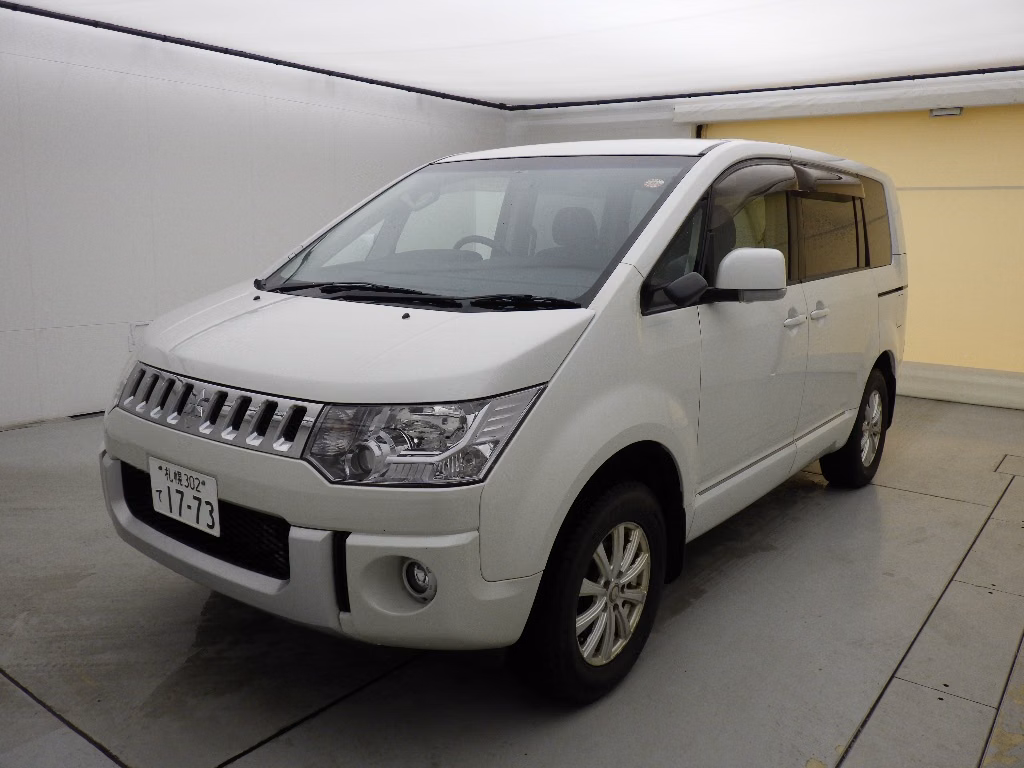 MITSUBISHI DELICA D:5