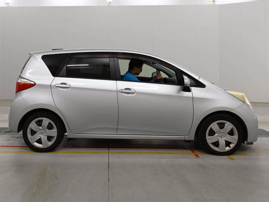 TOYOTA RACTIS