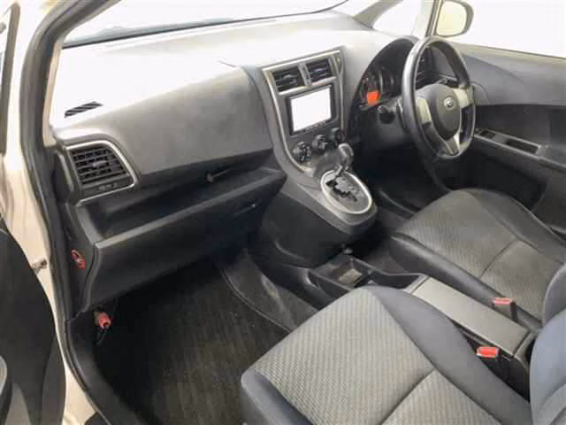 SUBARU TREZIA